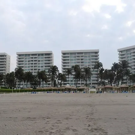 A Pie De Playa / Albercas / Gym / Mayan Island Acapulco Exterior photo